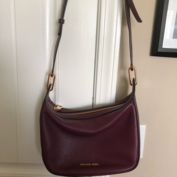 michael kors raven purse